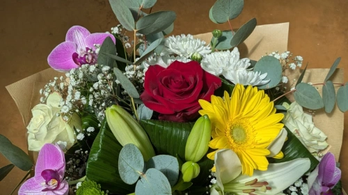 Offrez un cadeau unique : une composition florale