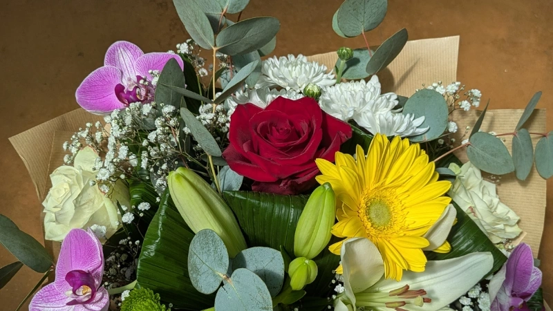 Offrez un cadeau unique : une composition florale